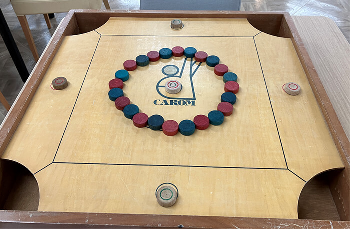 彦根で盛んなボードゲーム「カロム」